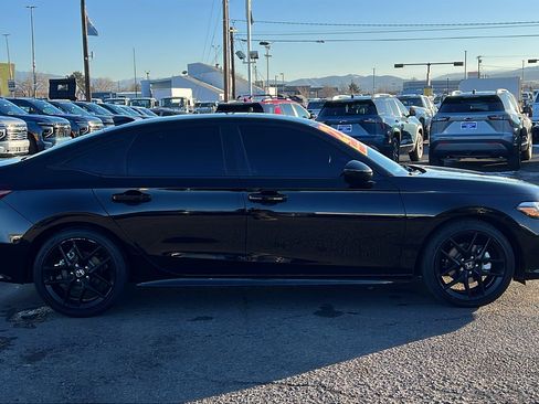 Used 2025 Honda Civic Sport image 4