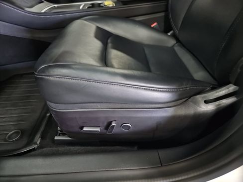 Used 2022 Tesla Model 3 Long Range AWD/4WD image 18