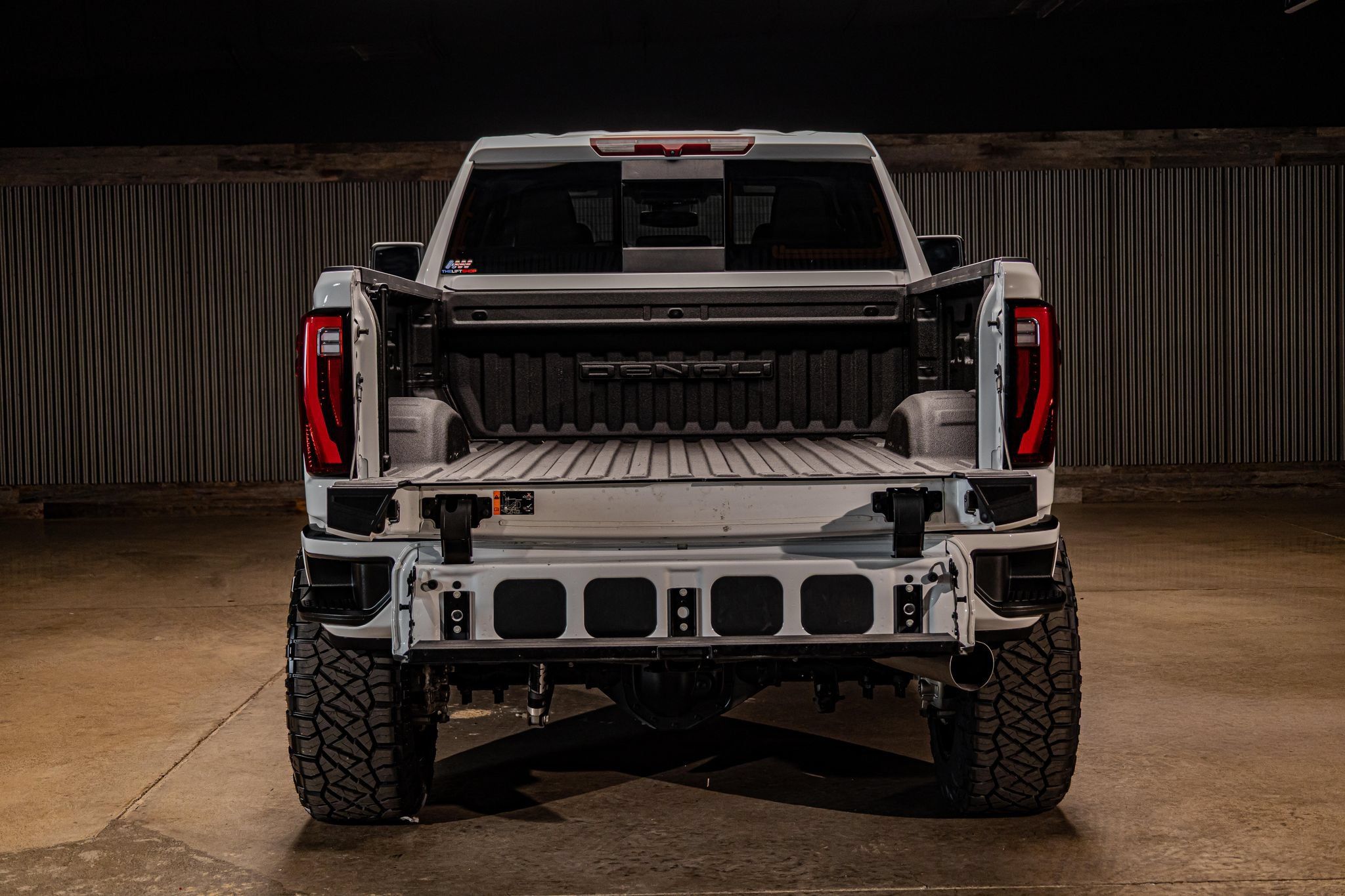 Used 2024 GMC Sierra 2500 Denali AWD/4WD image 9
