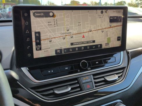 Used 2024 Nissan Altima 2.0 SR image 14