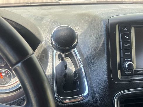 Used 2019 Dodge Grand Caravan SXT FWD image 21