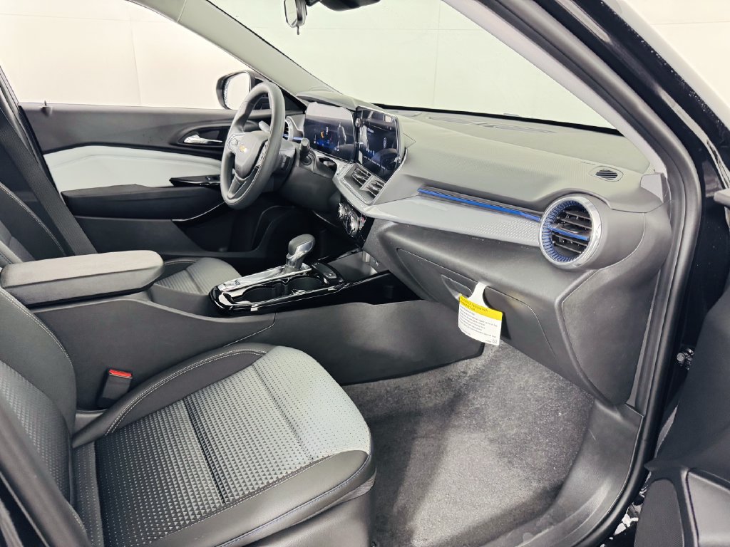 Used 2026 Chevrolet Trax LT FWD image 27