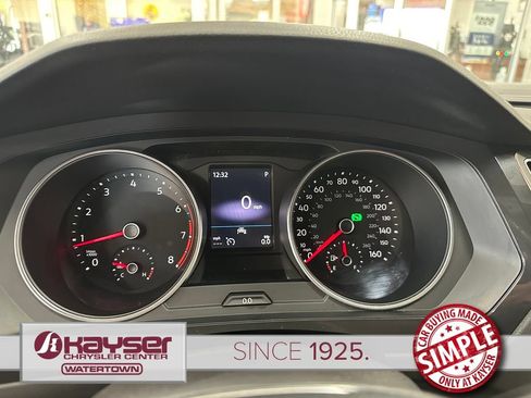 Used 2020 Volkswagen Tiguan SE R-Line AWD/4WD image 17