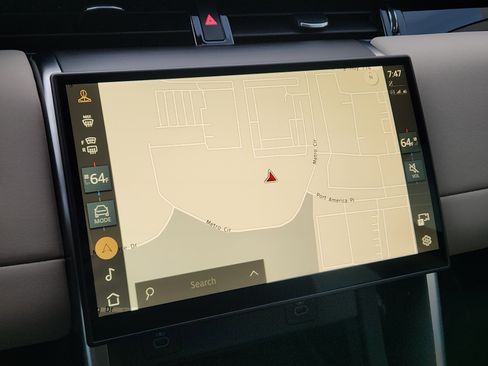 Used 2024 Land Rover Discovery Sport S image 18