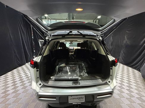 New 2026 Nissan Pathfinder Platinum image 34