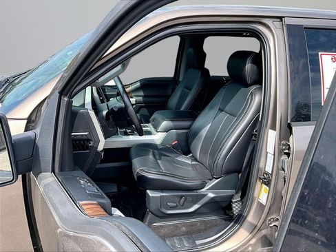 Used 2019 Ford F150 Lariat w/ Equipment Group 502A Luxury AWD/4WD image 27