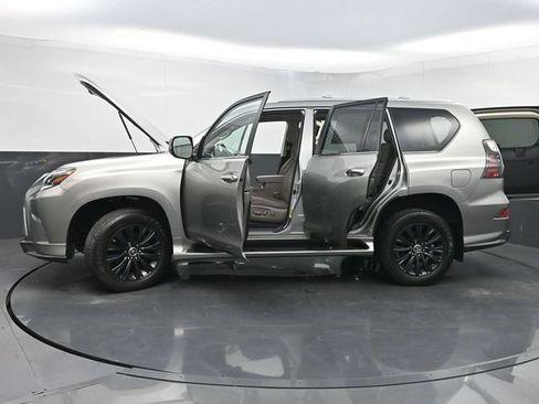 Used 2023 Lexus GX 460 Premium w/ Accessory Package AWD/4WD image 48
