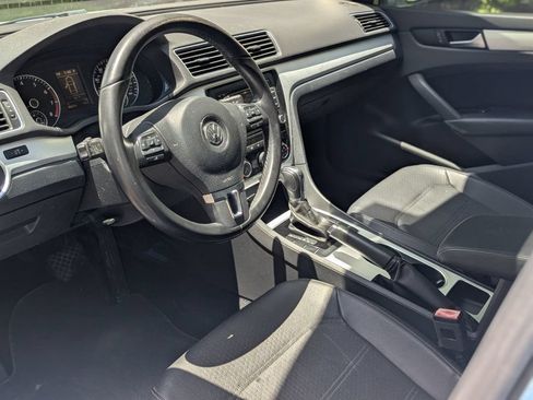 Used 2013 Volkswagen Passat 2.5 SE FWD image 16