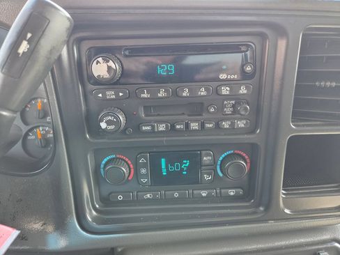 Used 2005 Chevrolet Silverado 1500 LS w/ Safe And Sound Package RWD image 25