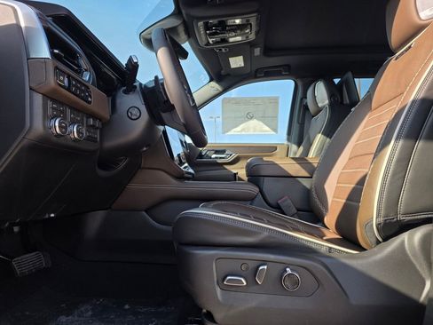 New 2026 GMC Yukon XL Denali Ultimate AWD/4WD image 11