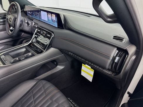 Used 2026 Nissan Armada PRO-4X w/ Captain's Chari Seat Package AWD/4WD image 30