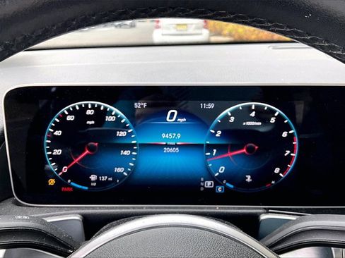 Certified 2021 Mercedes-Benz GLB 250 4MATIC image 22