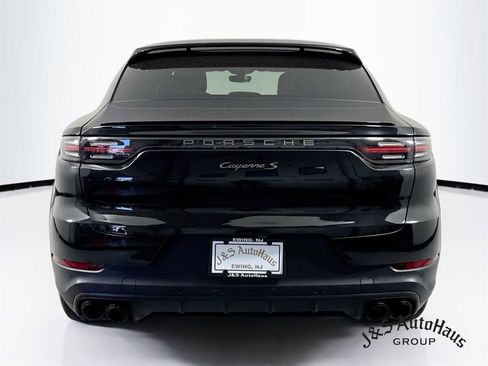 Used 2023 Porsche Cayenne S AWD/4WD image 6
