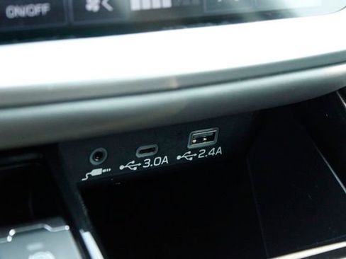 Used 2025 Subaru Outback Onyx Edition AWD/4WD image 29