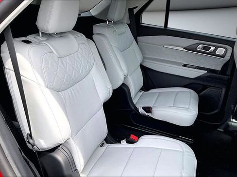 New 2026 Ford Explorer Platinum image 10