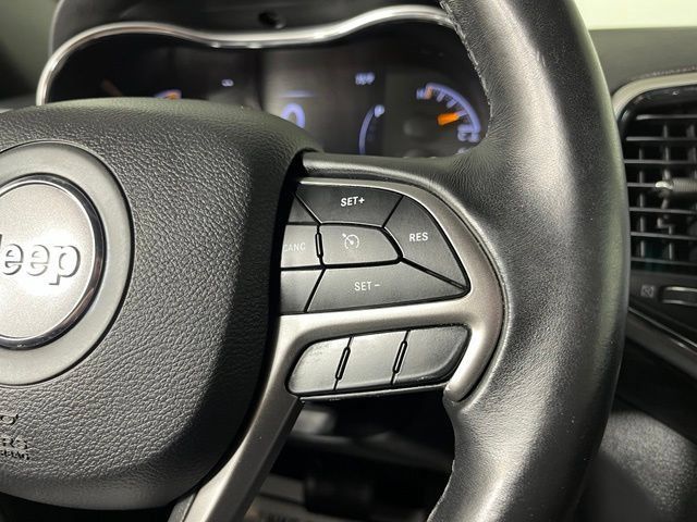 Used 2019 Jeep Grand Cherokee Laredo AWD/4WD image 21