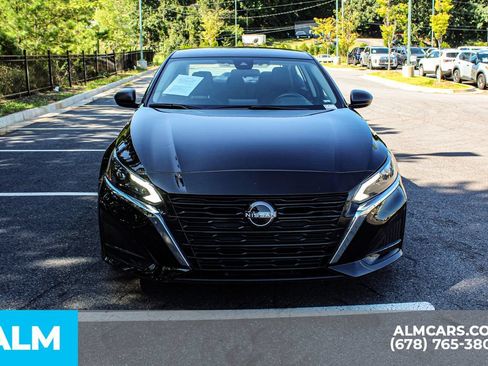 Used 2024 Nissan Altima 2.5 SV FWD image 9