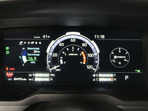 Used 2023 Toyota Tundra Platinum w/ Advanced Package AWD/4WD image 35
