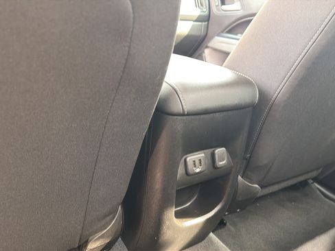 Used 2021 Chevrolet Colorado LT w/ Safety Package RWD image 22