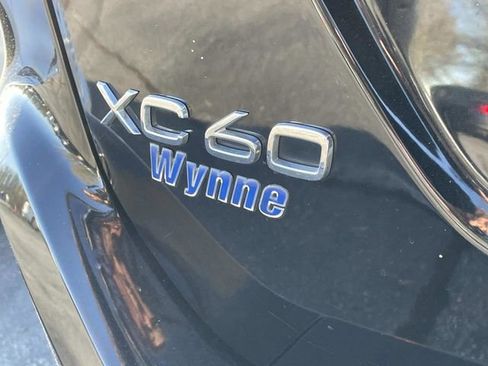 Used 2016 Volvo XC60 T6 w/ Proximity Package image 11