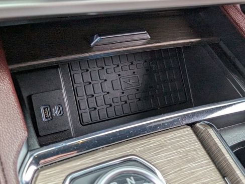 Used 2024 Ford Expedition Limited image 28