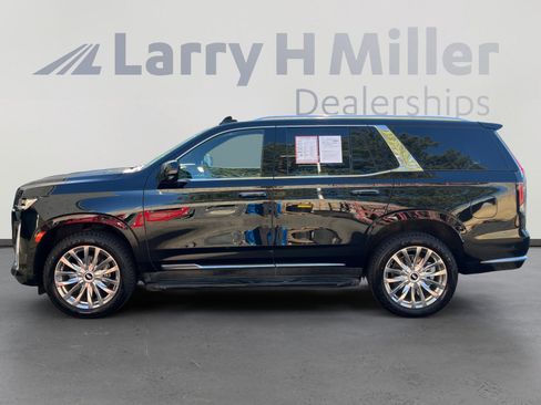 Used 2021 Cadillac Escalade Premium Luxury w/ Performance Package AWD/4WD image 2