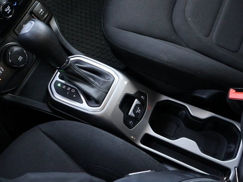 Used 2022 Jeep Renegade Latitude image 23