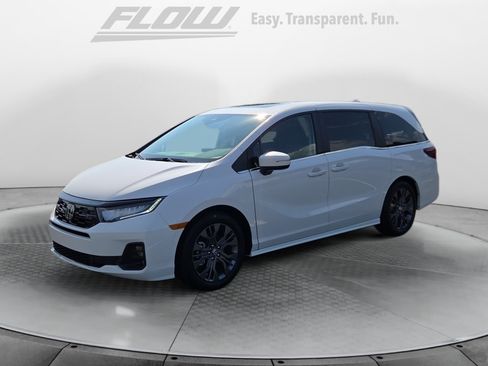 Used 2026 Honda Odyssey Touring image 3