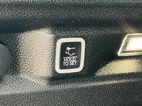 Used 2024 Jeep Grand Cherokee L Altitude AWD/4WD image 40