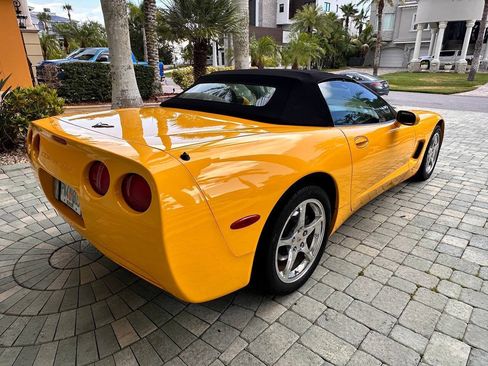 Used 2004 Chevrolet Corvette Convertible w/ Preferred Equipment Group RWD image 46