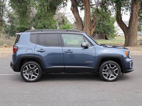 Used 2021 Jeep Renegade Limited w/ Luxury Group II AWD/4WD image 3