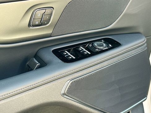 New 2026 Lincoln Nautilus Premier image 21