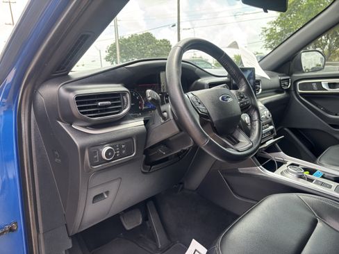 Certified 2020 Ford Explorer XLT RWD image 7