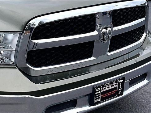 Used 2021 RAM 1500 Classic SLT AWD/4WD image 34