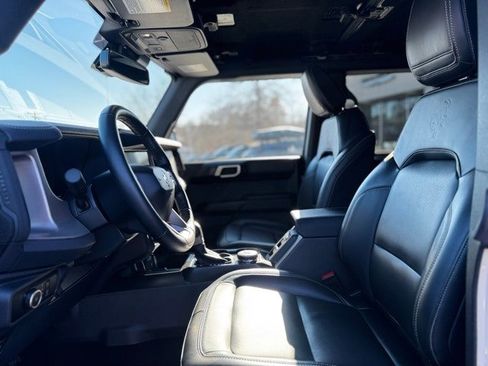 Used 2025 Ford Bronco Outer Banks image 15