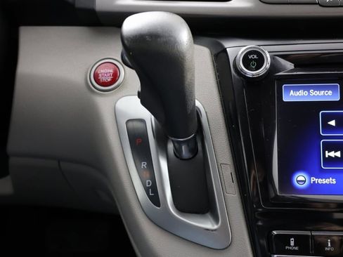 Used 2016 Honda Odyssey SE image 6