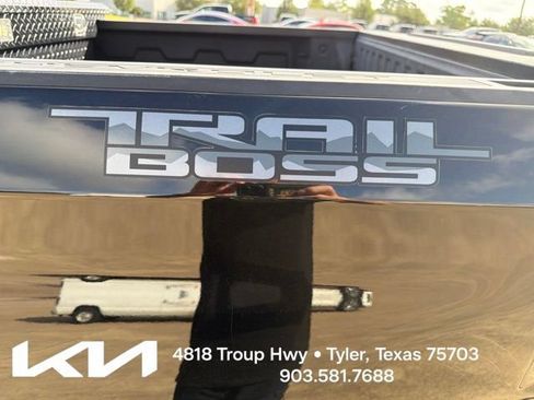 Used 2022 Chevrolet Silverado 1500 Custom Trail Boss w/ Midnight Edition AWD/4WD image 8