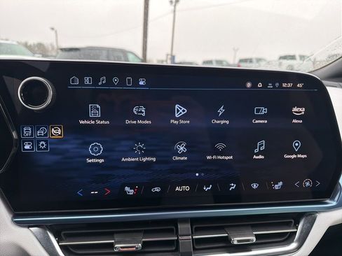 Used 2025 Chevrolet Equinox EV LT image 14