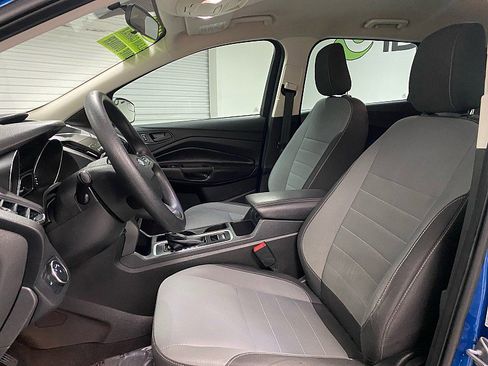 Used 2019 Ford Escape S image 9