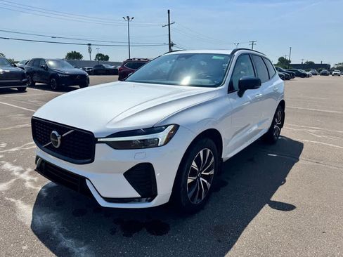Used 2024 Volvo XC60 B5 Core w/ Protection Package Premier AWD/4WD image 1
