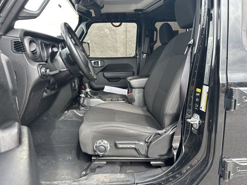 Used 2022 Jeep Gladiator Sport AWD/4WD image 11