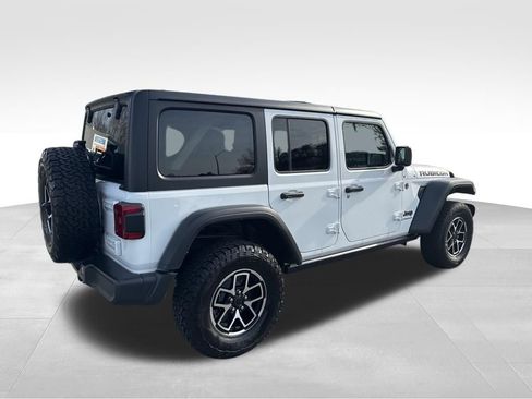 Used 2024 Jeep Wrangler Unlimited Rubicon AWD/4WD image 5
