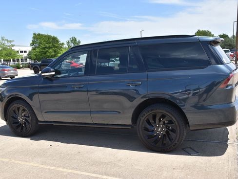 Certified 2025 Lincoln Navigator Reserve w/ Jet Appearance Package AWD/4WD image 10