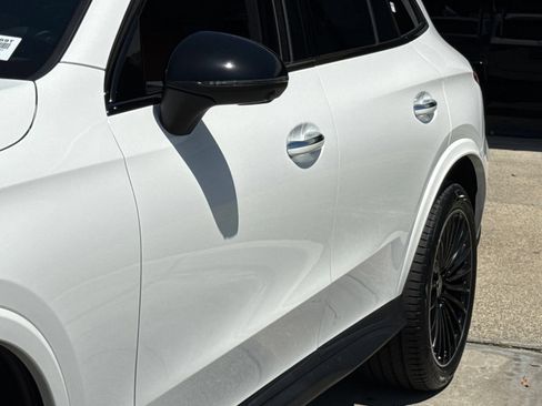 Used 2023 Mercedes-Benz GLC 300 image 4