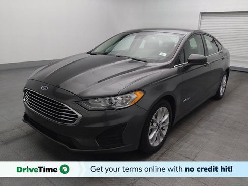 Used 2019 Ford Fusion SE FWD image 1