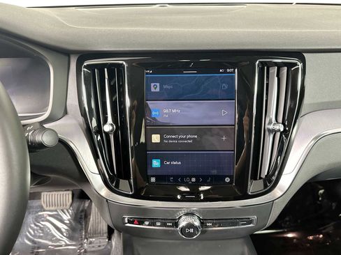 Used 2025 Volvo S60 B5 Core image 13