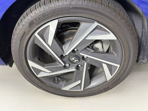 Used 2025 Hyundai Elantra SEL FWD image 35