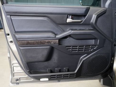 Used 2025 Toyota Tacoma Limited AWD/4WD image 9
