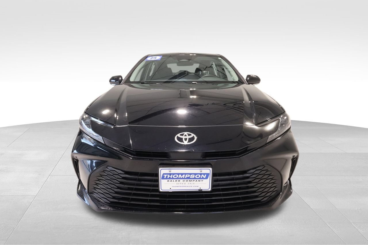 Used 2025 Toyota Camry LE FWD image 7