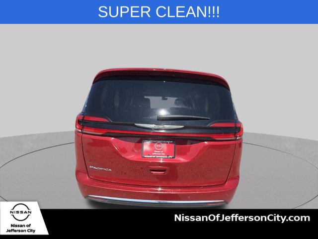 Used 2024 Chrysler Pacifica Touring-L FWD image 7